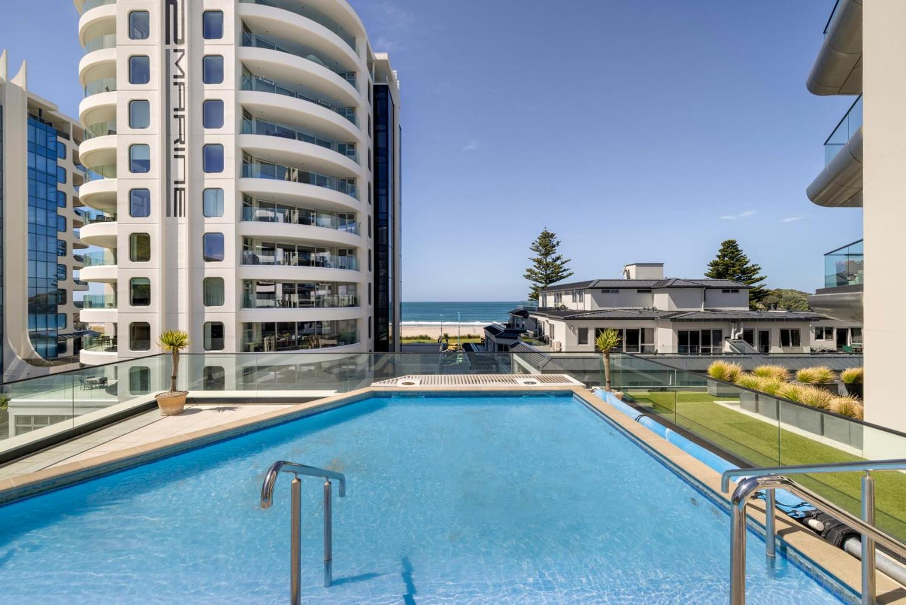 Luxury Ocean & Harbour Views - Heated Pool, Main Beach & Gym Appartement Mount Maunganui Buitenkant foto