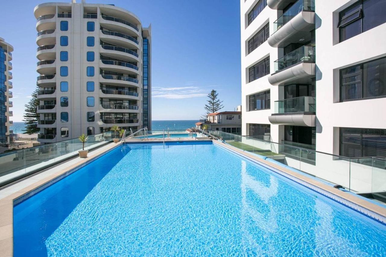 Luxury Ocean & Harbour Views - Heated Pool, Main Beach & Gym Appartement Mount Maunganui Buitenkant foto